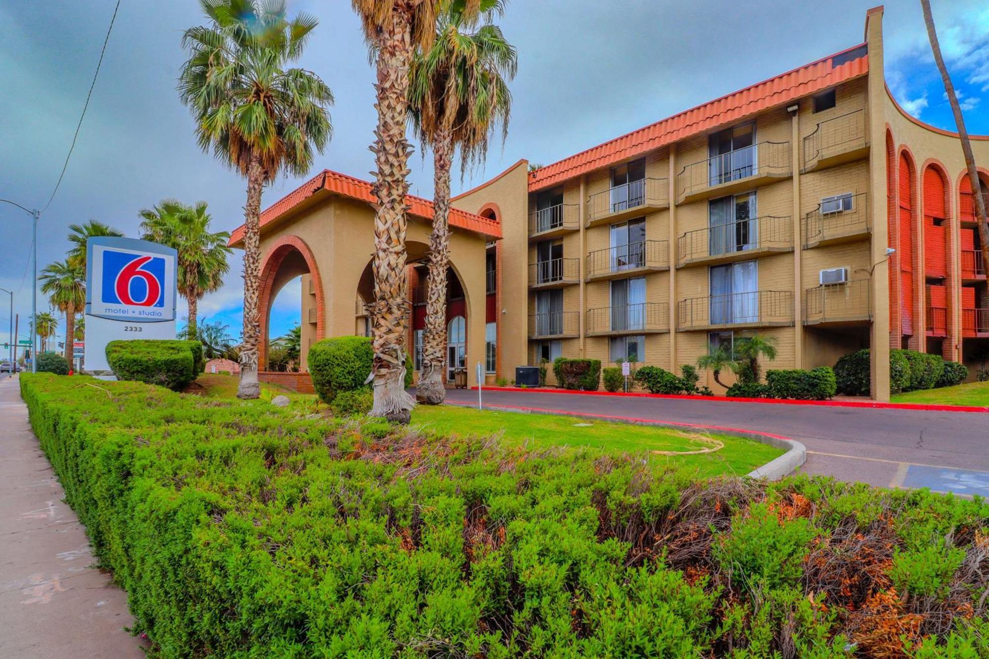 Motel 6 Phoenix, Az - Sky Harbor Exterior photo